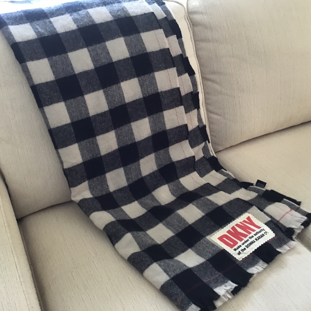 DKNY scarf/wrap